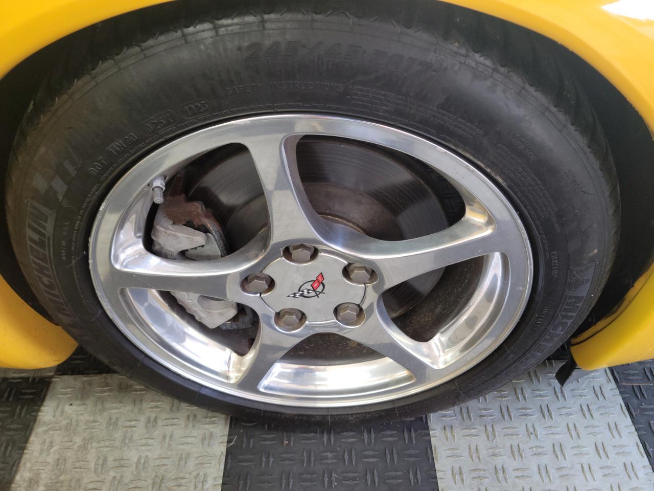 Chevrolet Corvette 2dr Convertible 2002