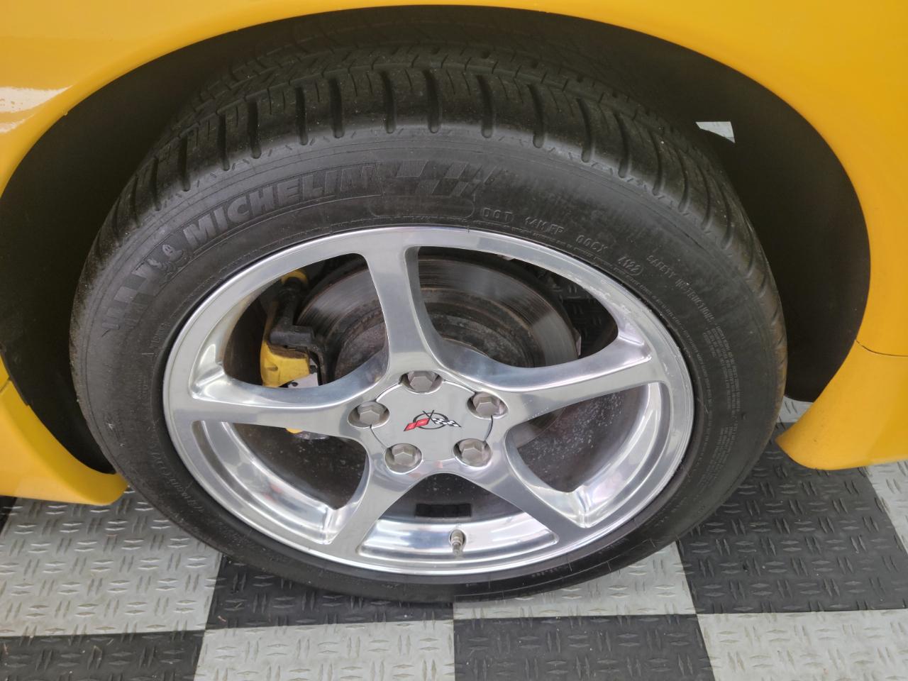 Chevrolet Corvette 2dr Convertible 2002
