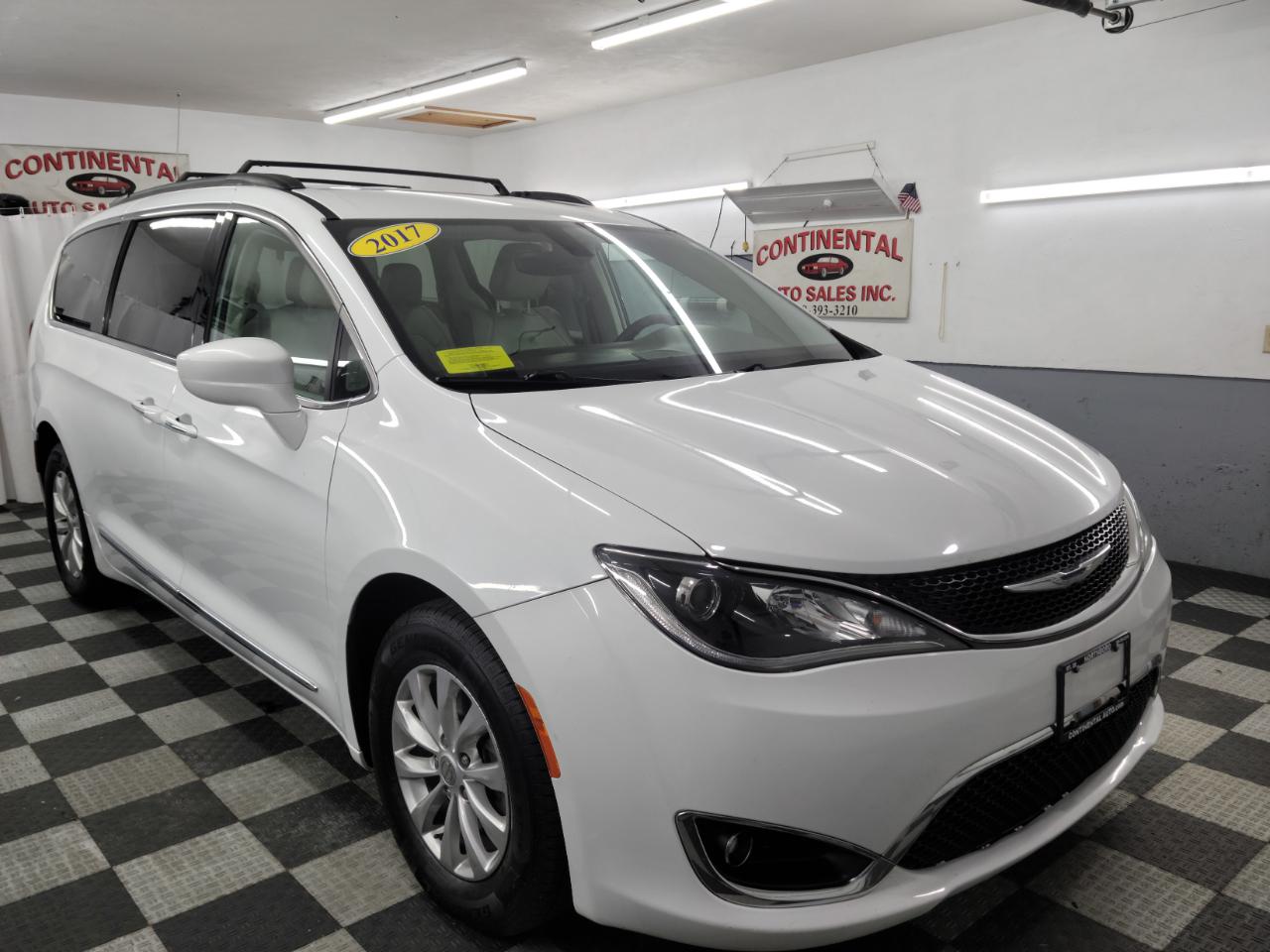 Chrysler Pacifica Touring-L FWD 2017