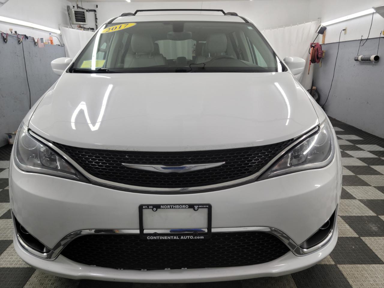 Chrysler Pacifica Touring-L FWD 2017