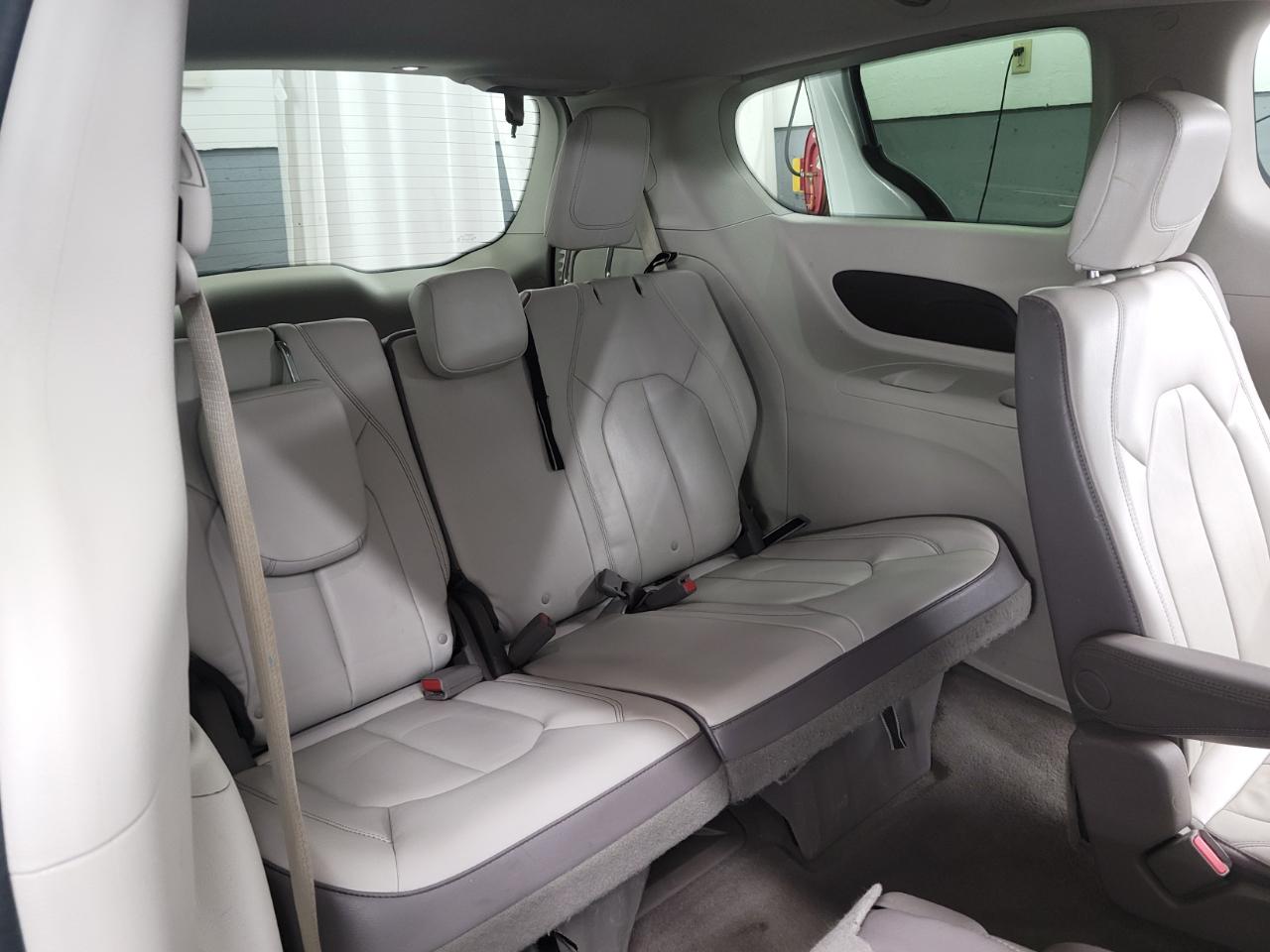 Chrysler Pacifica Touring-L FWD 2017