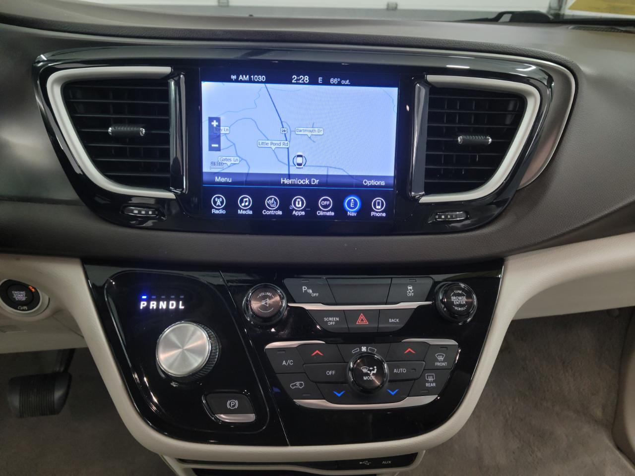 Chrysler Pacifica Touring-L FWD 2017