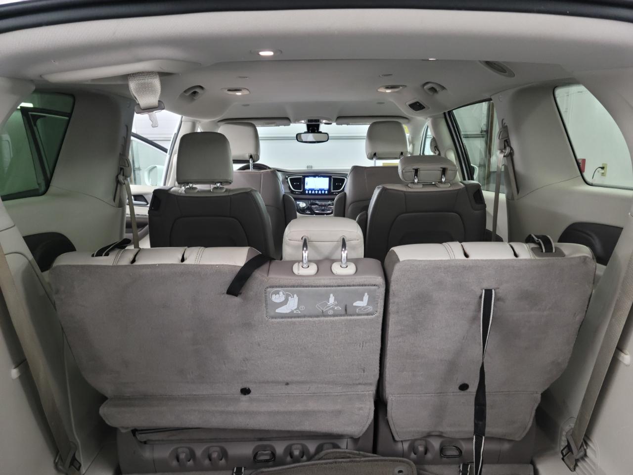 Chrysler Pacifica Touring-L FWD 2017
