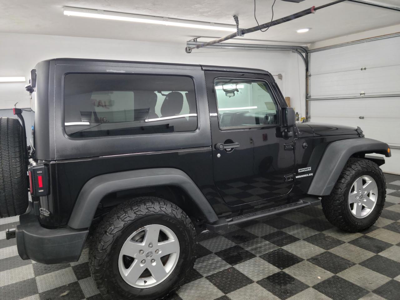 Jeep Wrangler 4WD 2dr Sport 2012
