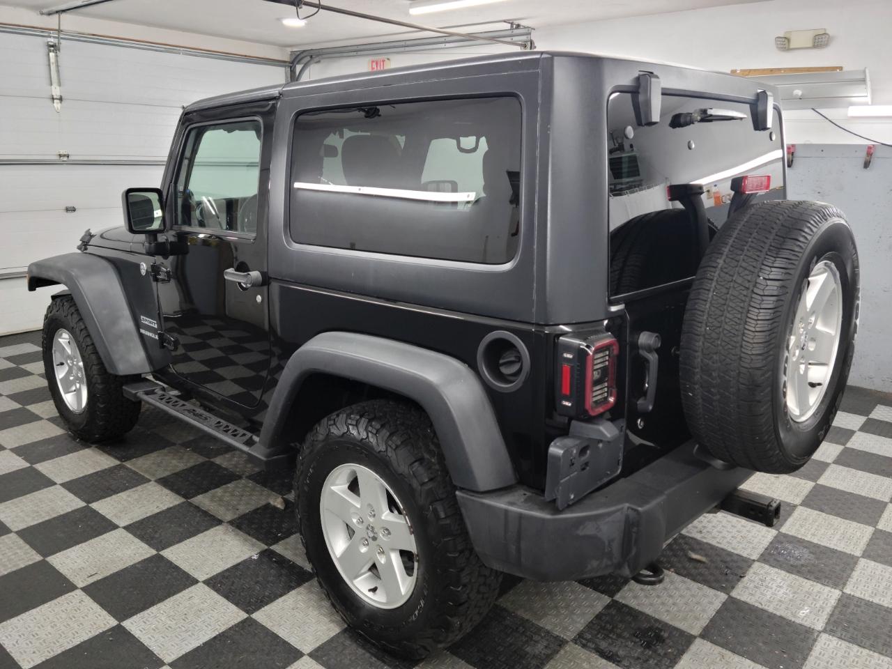 Jeep Wrangler 4WD 2dr Sport 2012
