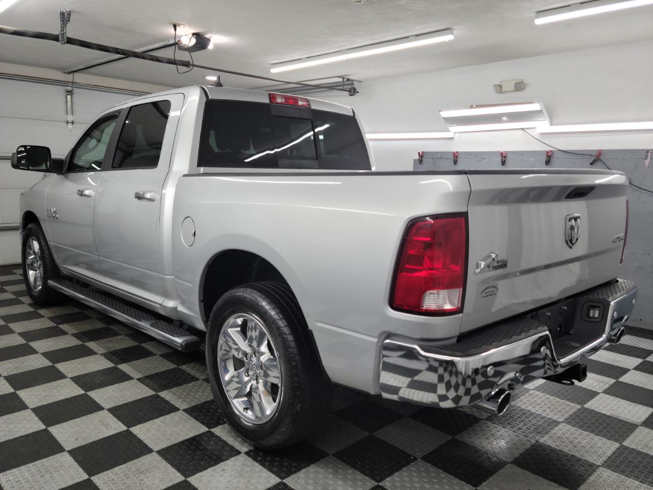 RAM 1500 Big Horn 4x4 Crew Cab 5'7" Box 2017