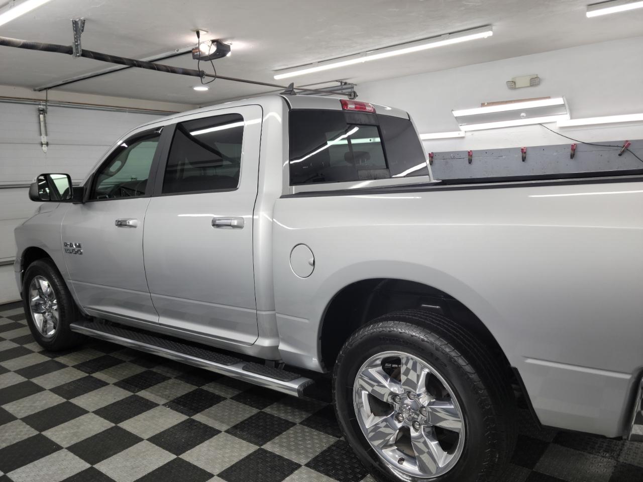 RAM 1500 Big Horn 4x4 Crew Cab 5'7" Box 2017
