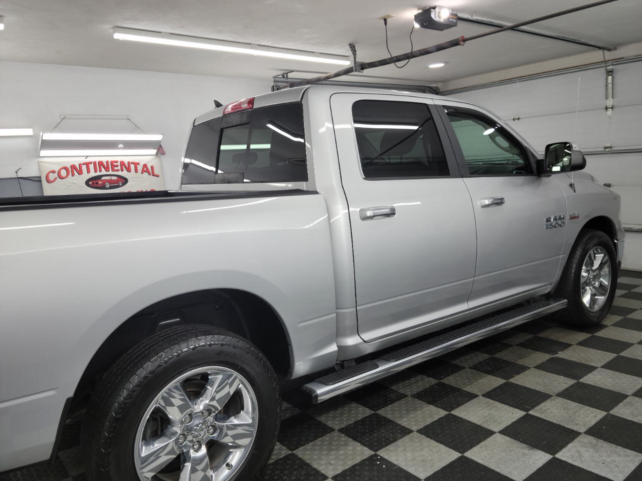RAM 1500 Big Horn 4x4 Crew Cab 5'7" Box 2017