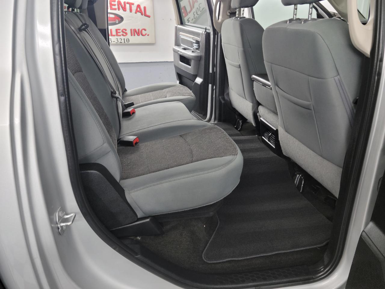 RAM 1500 Big Horn 4x4 Crew Cab 5'7" Box 2017