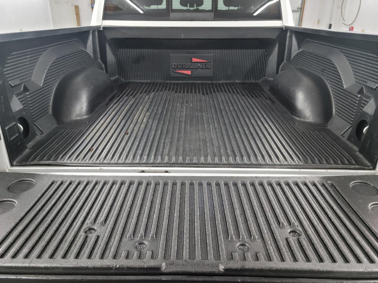 RAM 1500 Big Horn 4x4 Crew Cab 5'7" Box 2017