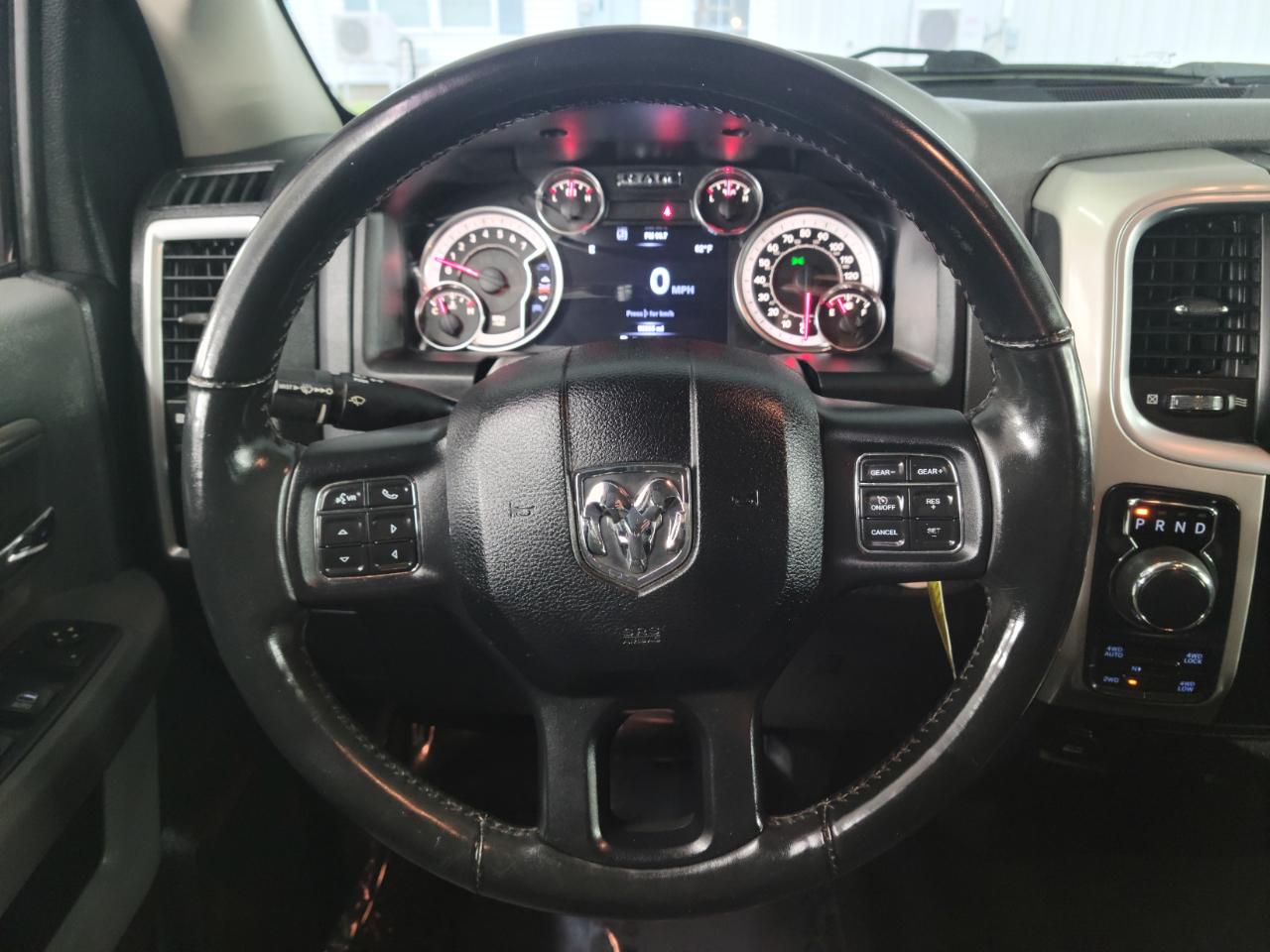 RAM 1500 Big Horn 4x4 Crew Cab 5'7" Box 2017