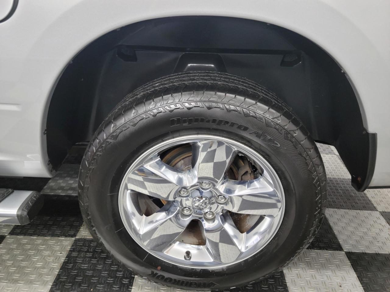 RAM 1500 Big Horn 4x4 Crew Cab 5'7" Box 2017