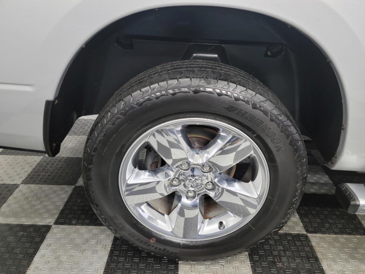 RAM 1500 Big Horn 4x4 Crew Cab 5'7" Box 2017
