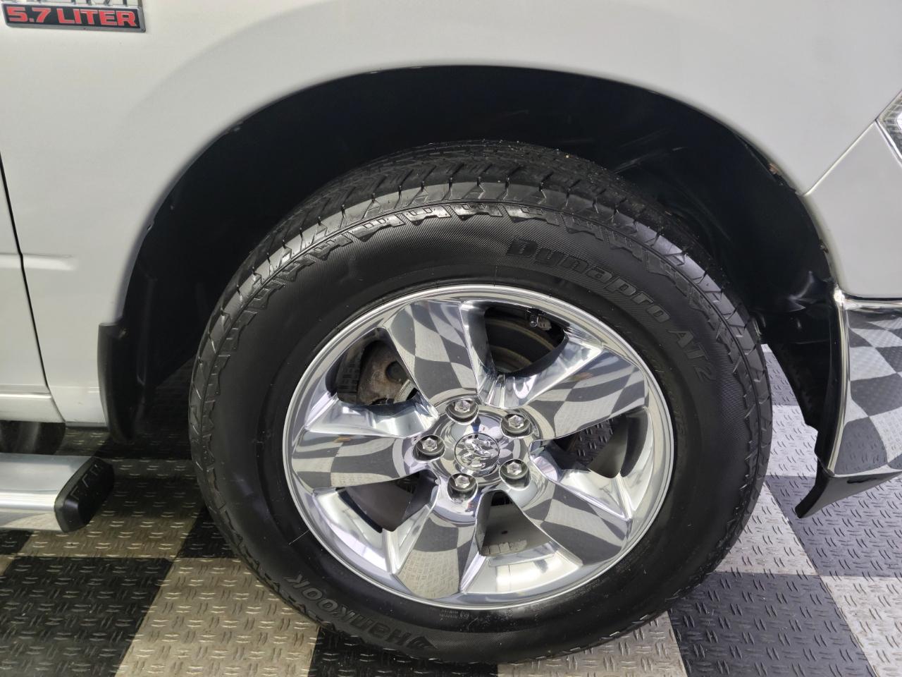 RAM 1500 Big Horn 4x4 Crew Cab 5'7" Box 2017