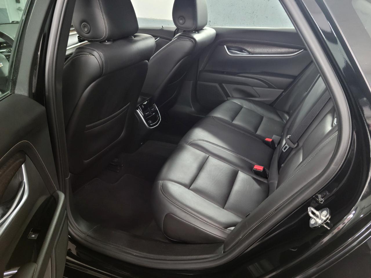 Cadillac XTS 4dr Sdn Luxury FWD 2018