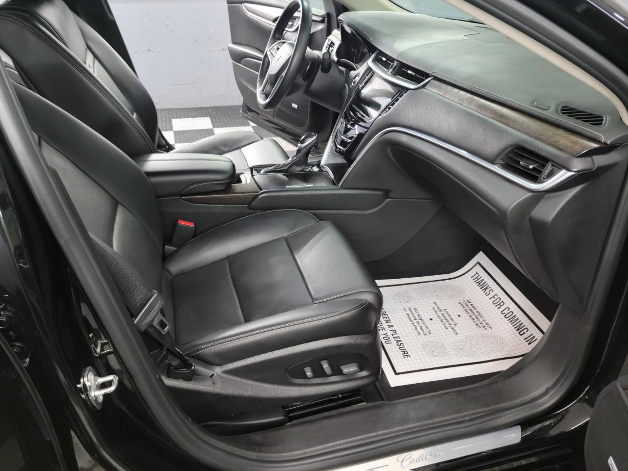 Cadillac XTS 4dr Sdn Luxury FWD 2018