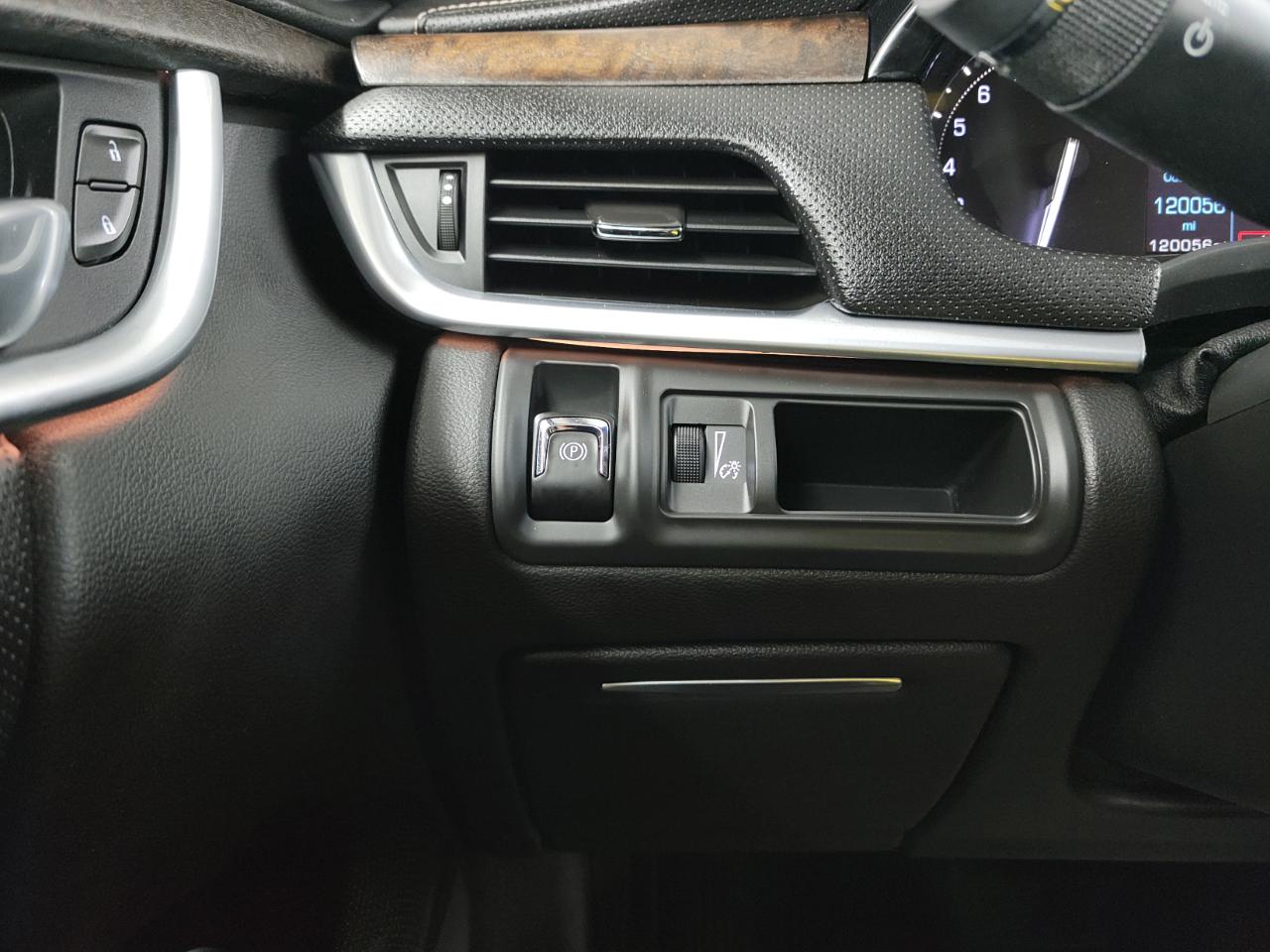 Cadillac XTS 4dr Sdn Luxury FWD 2018