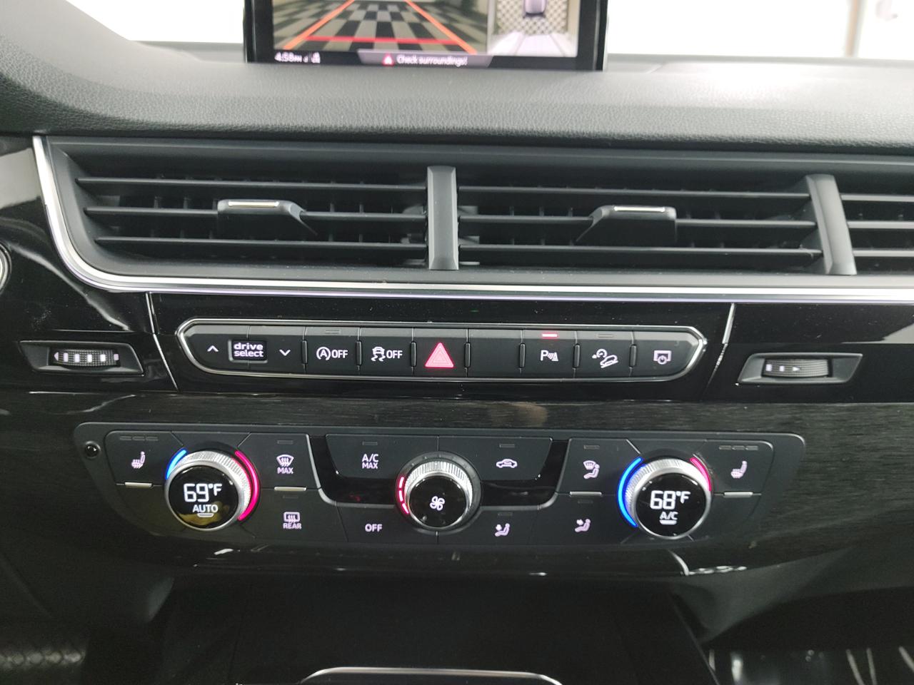 Audi Q7 SE Premium Plus 55 TFSI quattro 2019