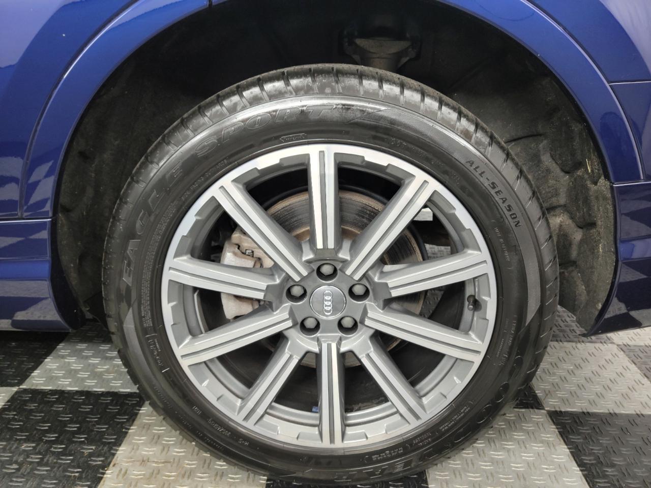 Audi Q7 SE Premium Plus 55 TFSI quattro 2019