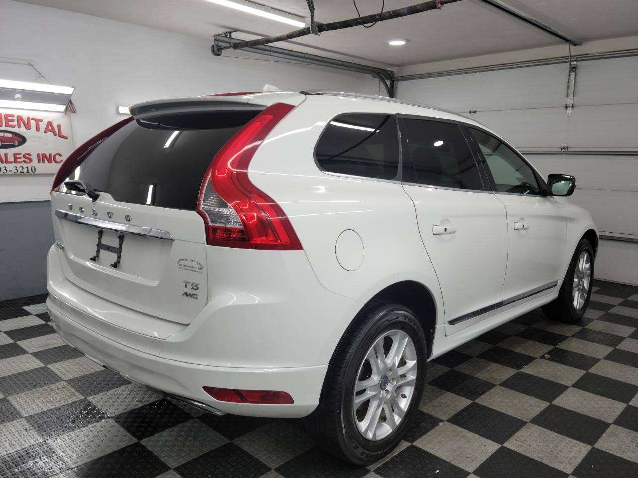 Volvo XC60 2015.5 AWD 4dr T5 2015