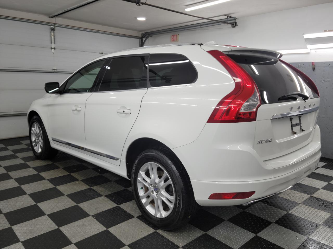 Volvo XC60 2015.5 AWD 4dr T5 2015