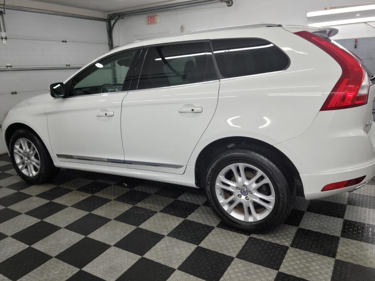 Volvo XC60 2015.5 AWD 4dr T5 2015