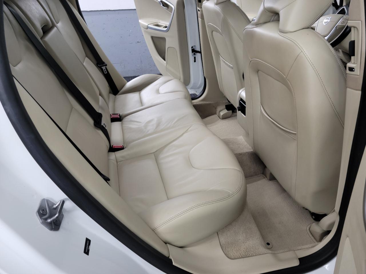 Volvo XC60 2015.5 AWD 4dr T5 2015