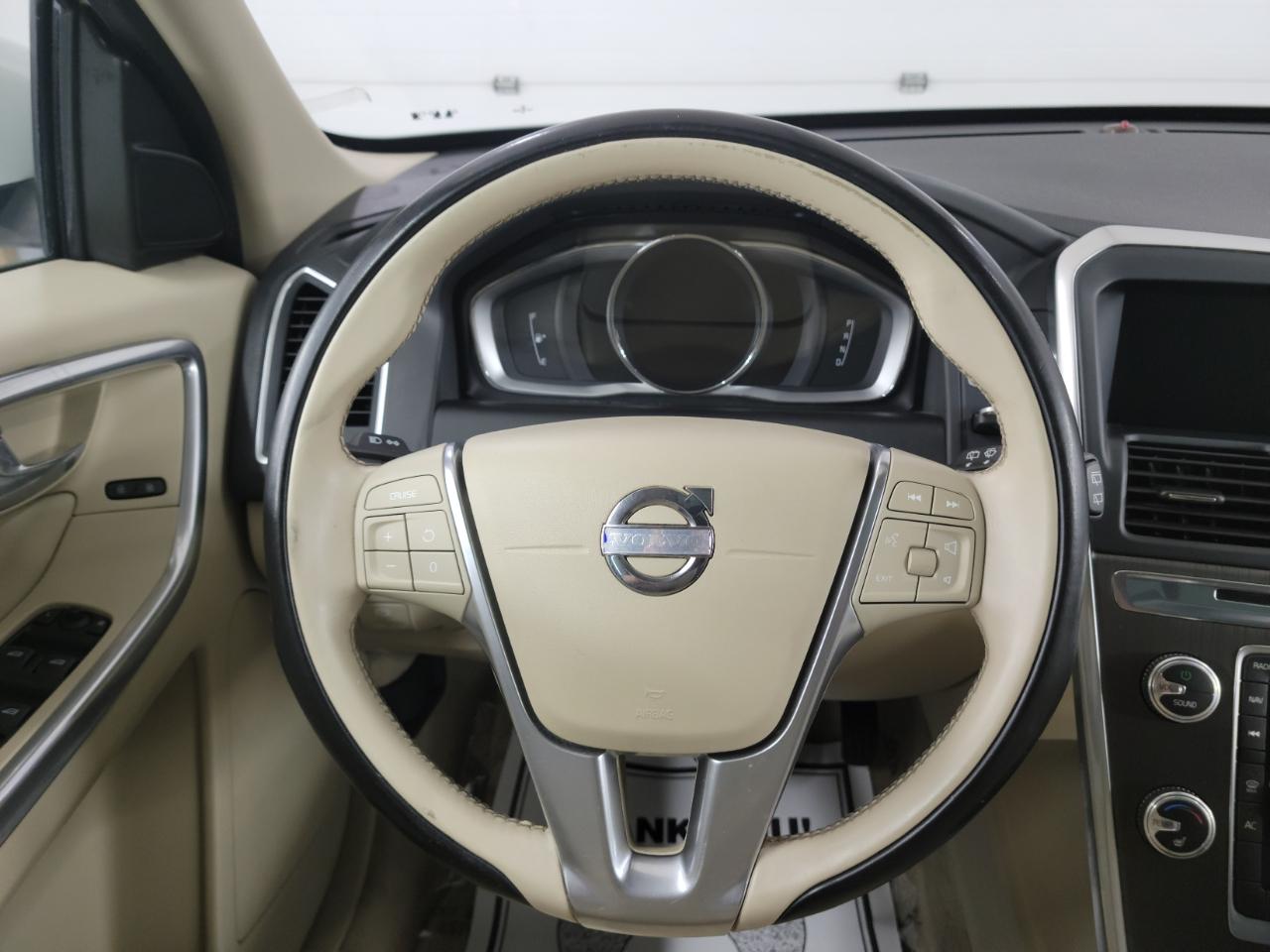 Volvo XC60 2015.5 AWD 4dr T5 2015