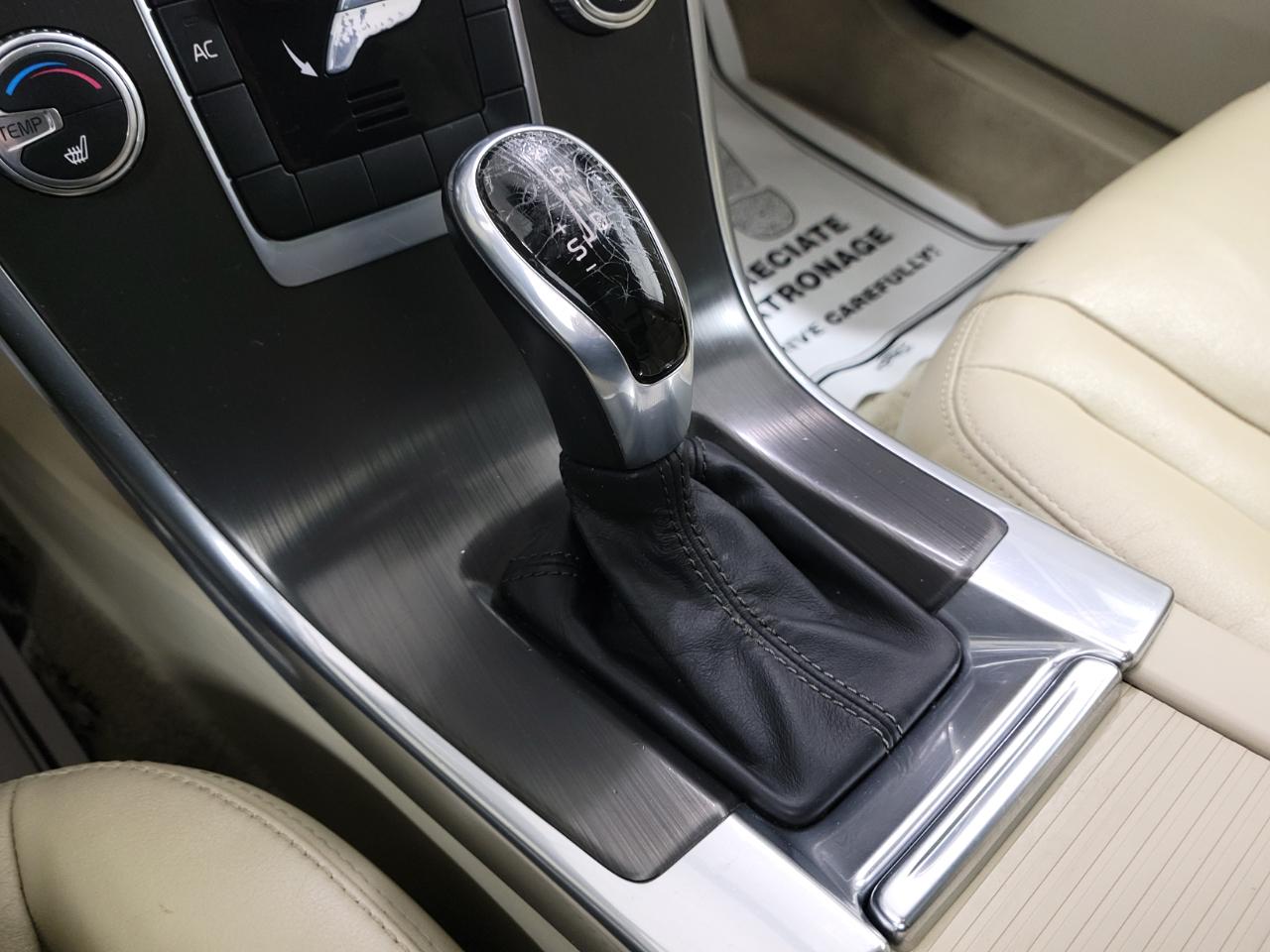Volvo XC60 2015.5 AWD 4dr T5 2015