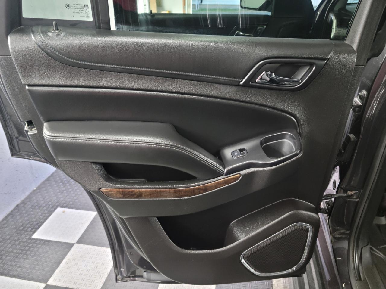 Chevrolet Tahoe 4WD 4dr LT 2016