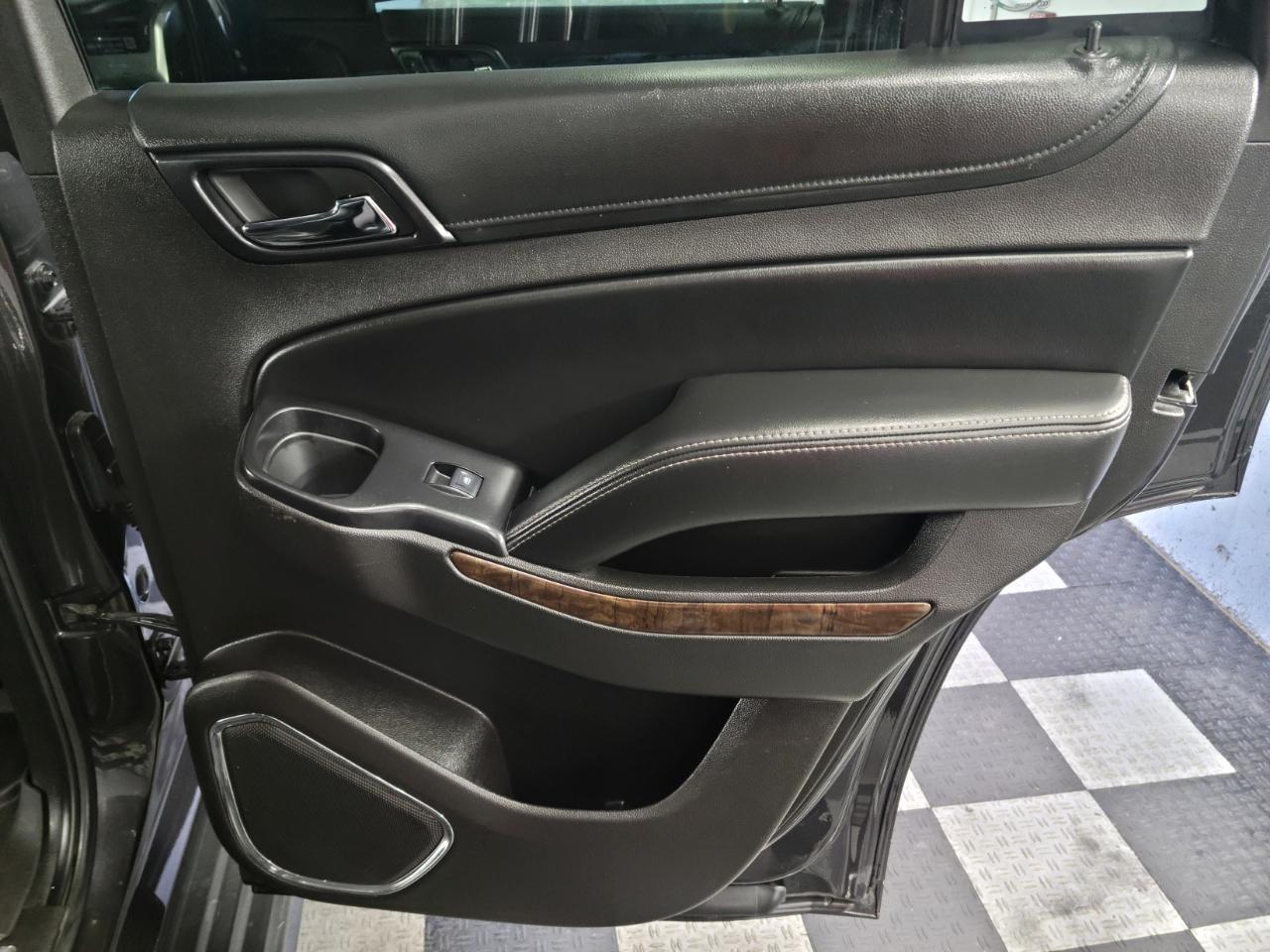 Chevrolet Tahoe 4WD 4dr LT 2016