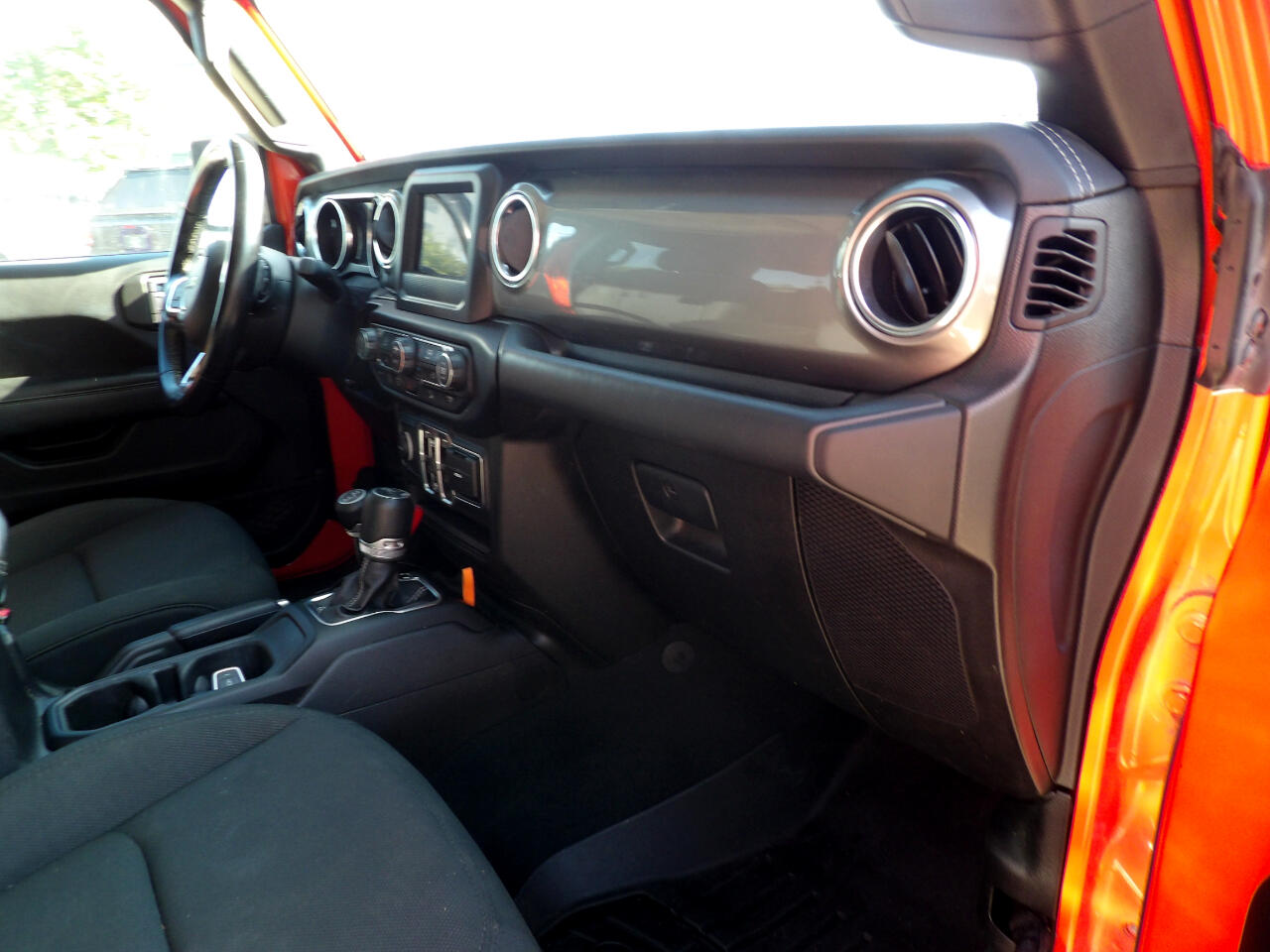 2020 Jeep Wrangler Unlimited Sahara photo 8
