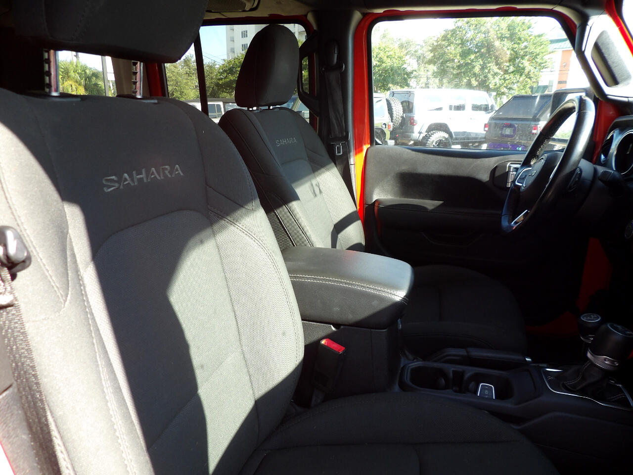 2020 Jeep Wrangler Unlimited Sahara photo 9