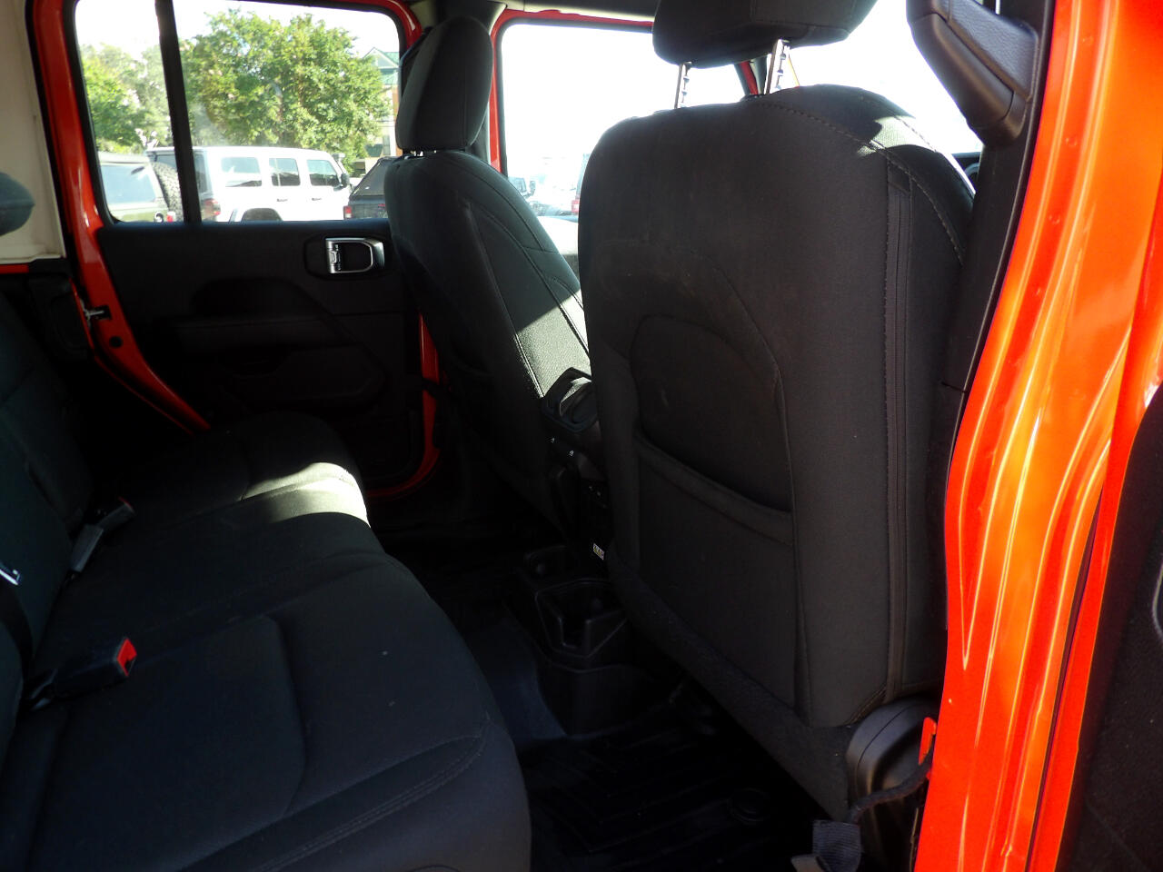2020 Jeep Wrangler Unlimited Sahara photo 10