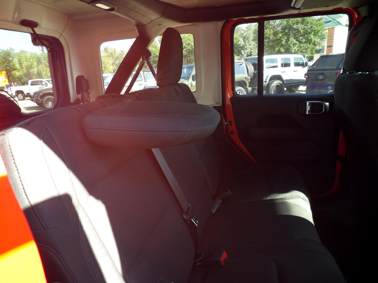 2020 Jeep Wrangler Unlimited Sahara photo 11