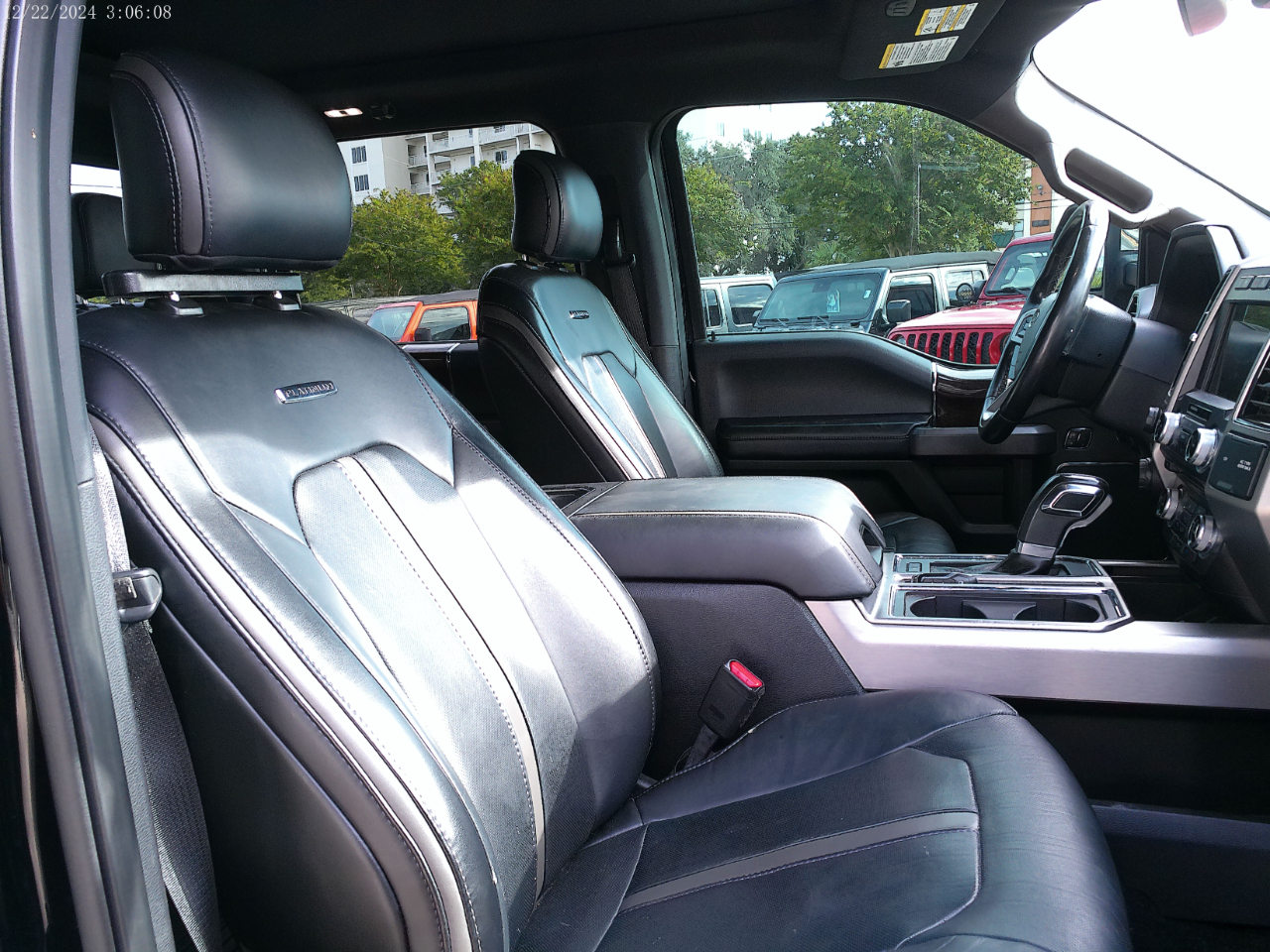 Ford F-150 Platinum 4WD SuperCrew 5.5' Box 2017 Ford F-150 Platinum 4WD SuperCrew 5.5' Box 2017