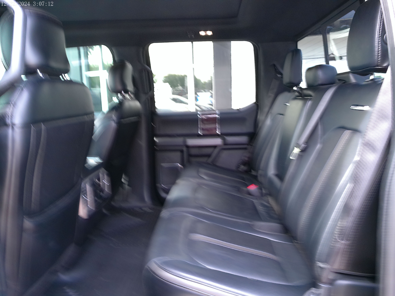 Ford F-150 Platinum 4WD SuperCrew 5.5' Box 2017 Ford F-150 Platinum 4WD SuperCrew 5.5' Box 2017