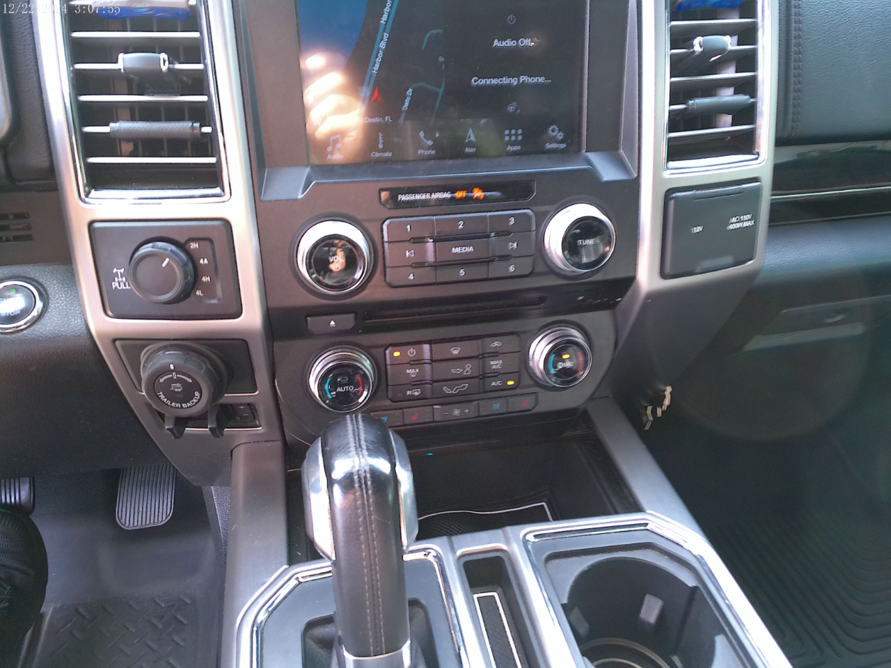 Ford F-150 Platinum 4WD SuperCrew 5.5' Box 2017 Ford F-150 Platinum 4WD SuperCrew 5.5' Box 2017