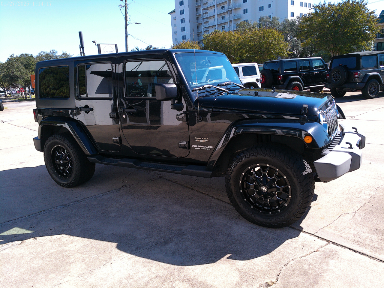 Jeep Wrangler Unlimited 4WD 4dr Sahara 2014 Jeep Wrangler Unlimited 4WD 4dr Sahara 2014