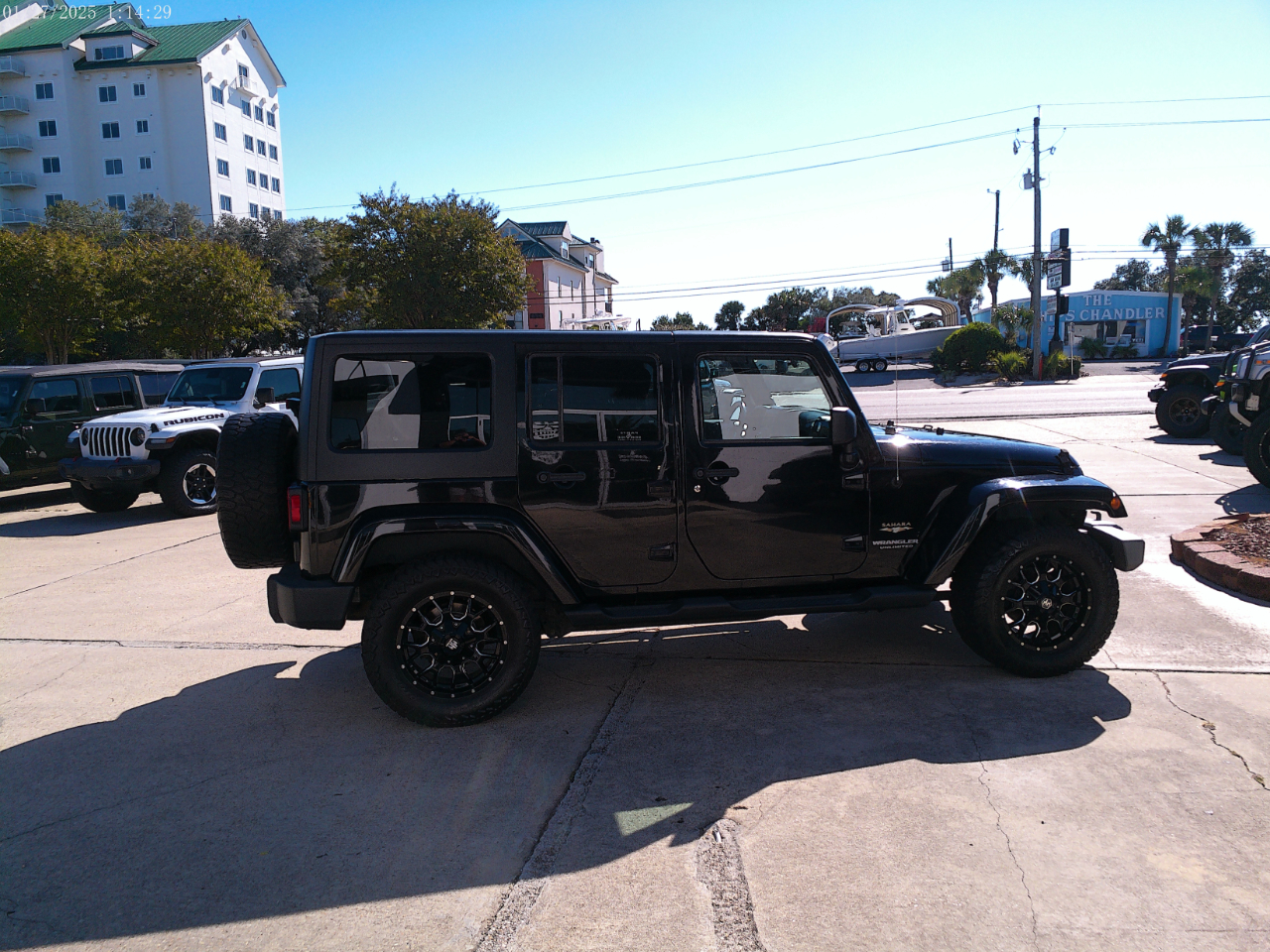 Jeep Wrangler Unlimited 4WD 4dr Sahara 2014 Jeep Wrangler Unlimited 4WD 4dr Sahara 2014