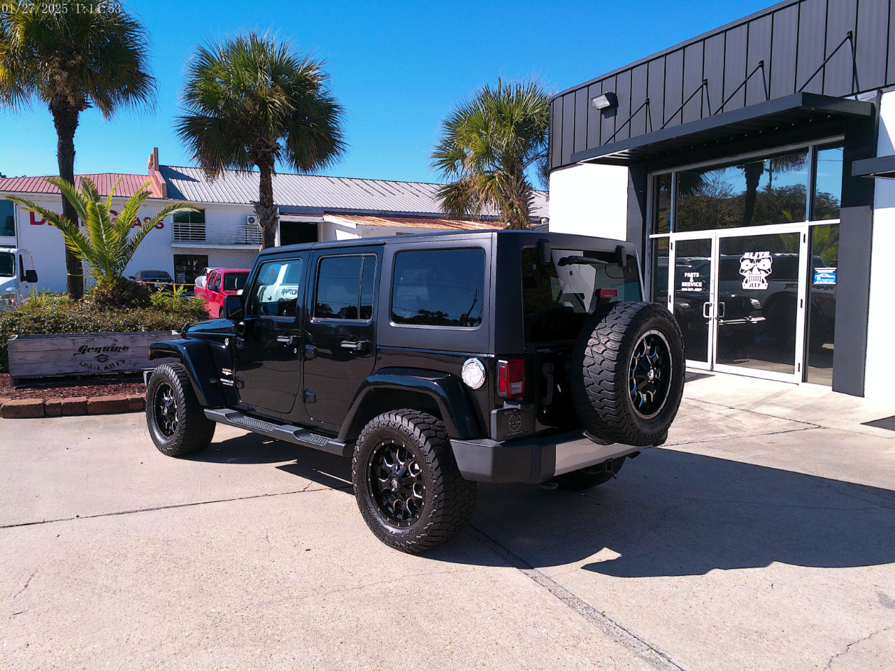 Jeep Wrangler Unlimited 4WD 4dr Sahara 2014 Jeep Wrangler Unlimited 4WD 4dr Sahara 2014