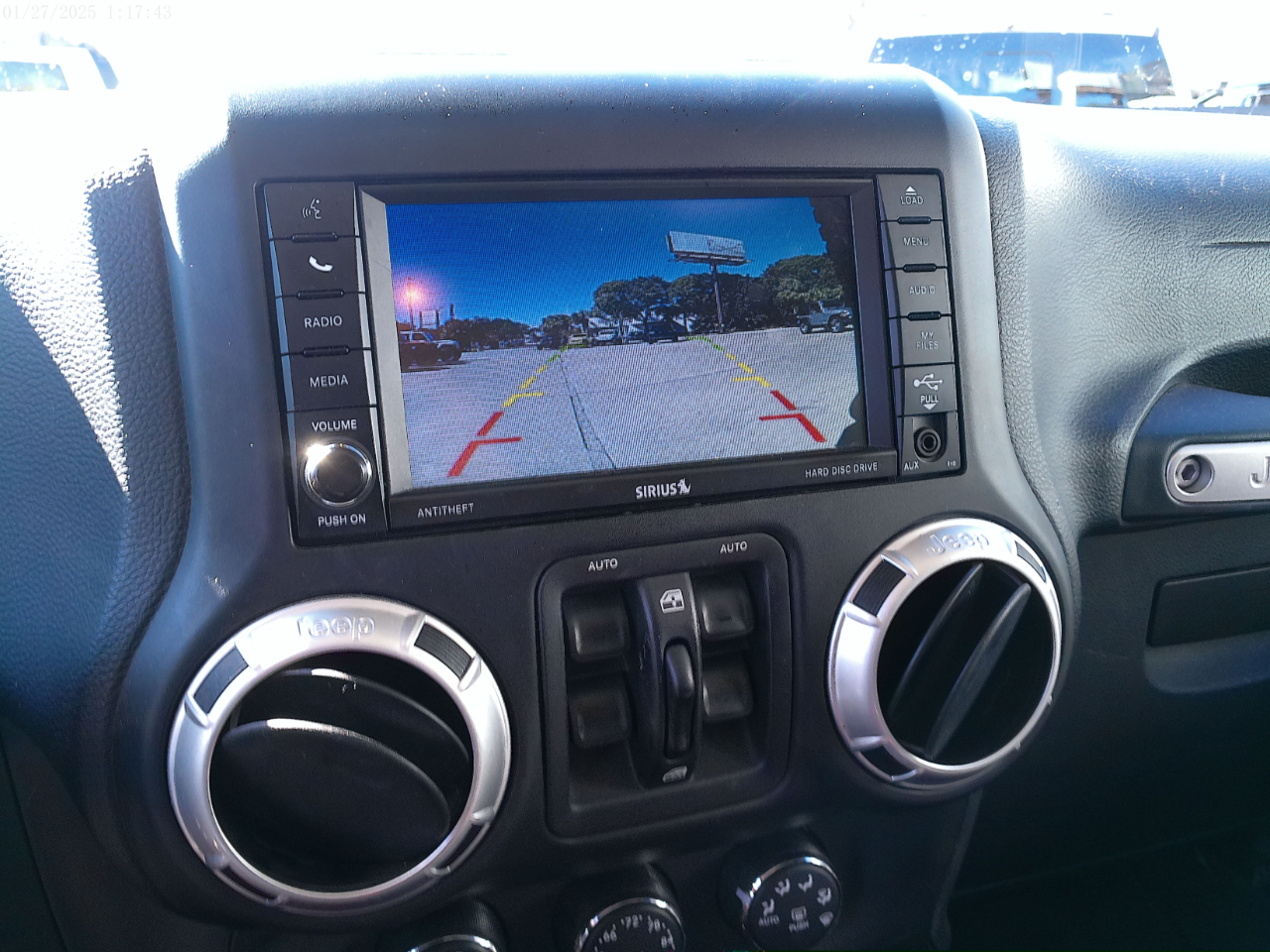 Jeep Wrangler Unlimited 4WD 4dr Sahara 2014 Jeep Wrangler Unlimited 4WD 4dr Sahara 2014