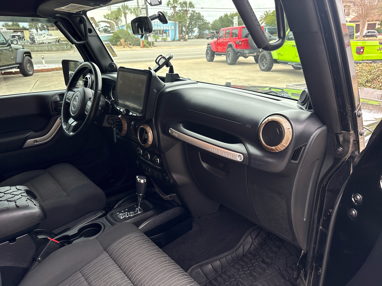 Jeep Wrangler Unlimited 4WD 4dr Rubicon 2012