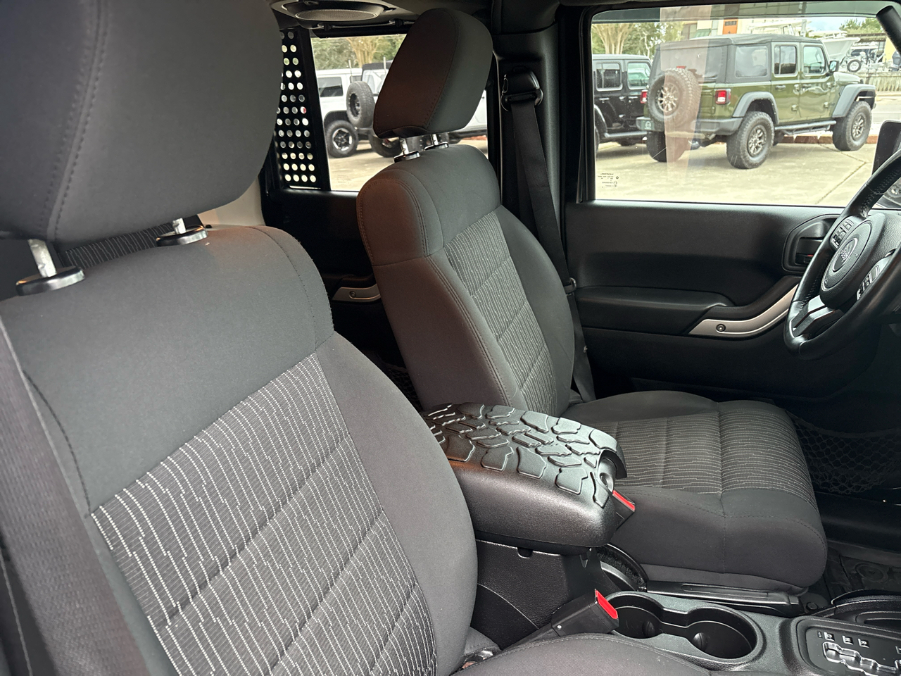 Jeep Wrangler Unlimited 4WD 4dr Rubicon 2012