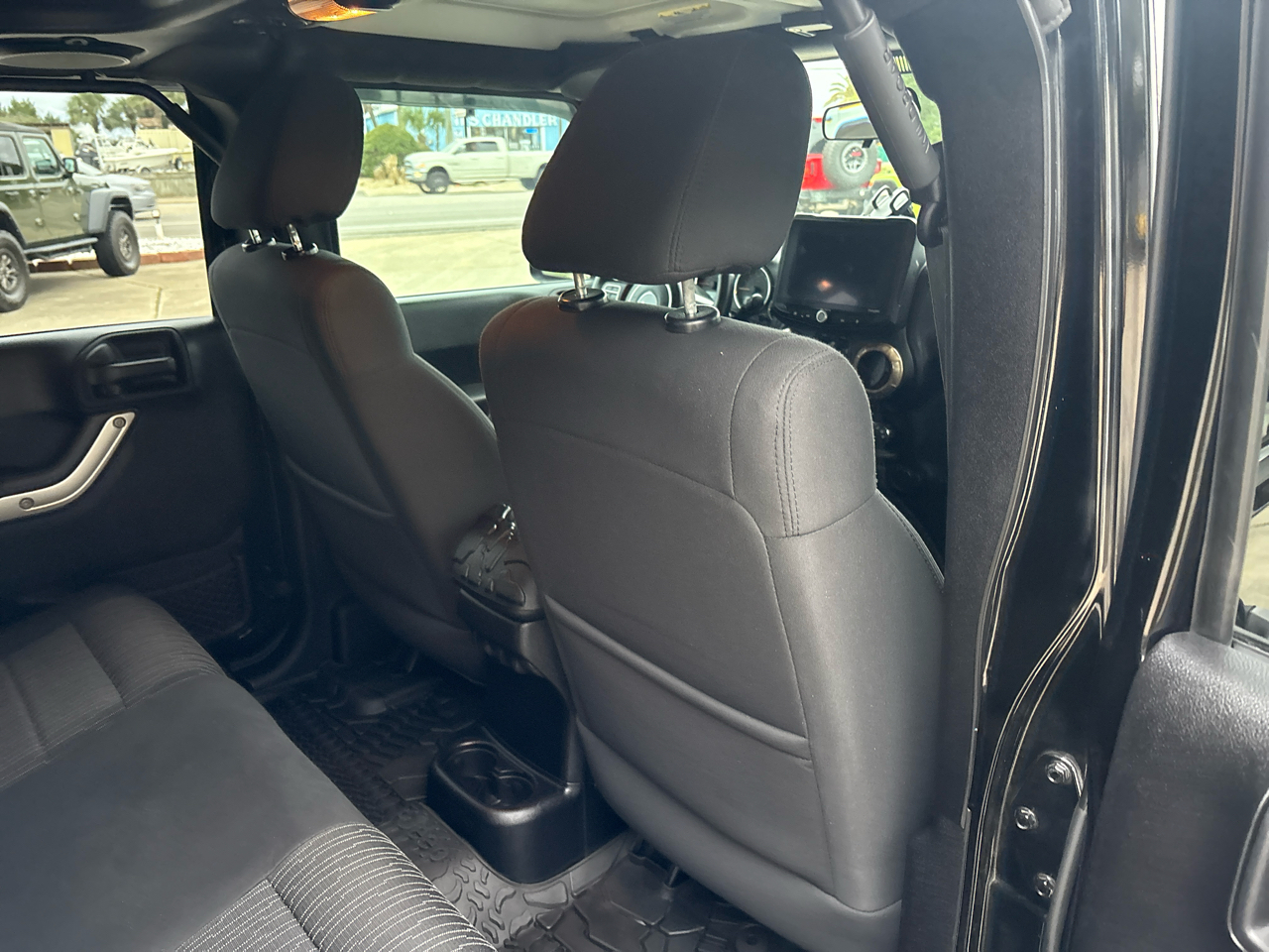 Jeep Wrangler Unlimited 4WD 4dr Rubicon 2012