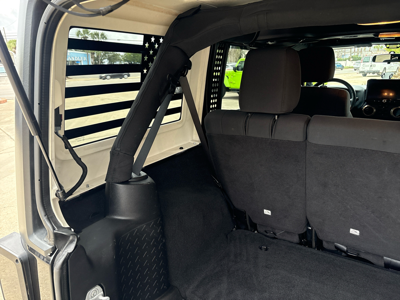 Jeep Wrangler Unlimited 4WD 4dr Rubicon 2012