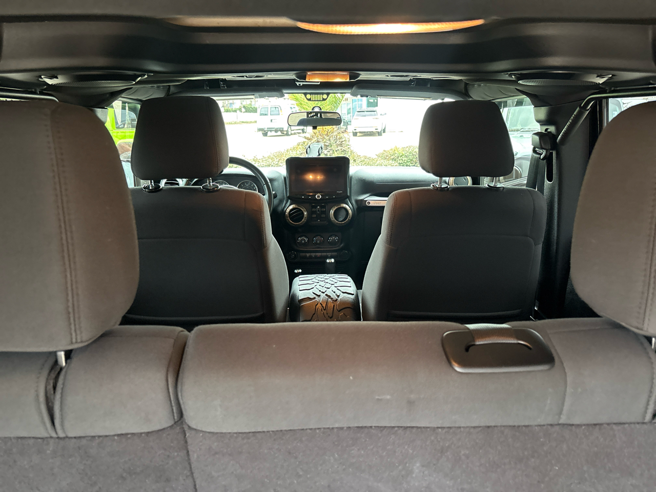 Jeep Wrangler Unlimited 4WD 4dr Rubicon 2012