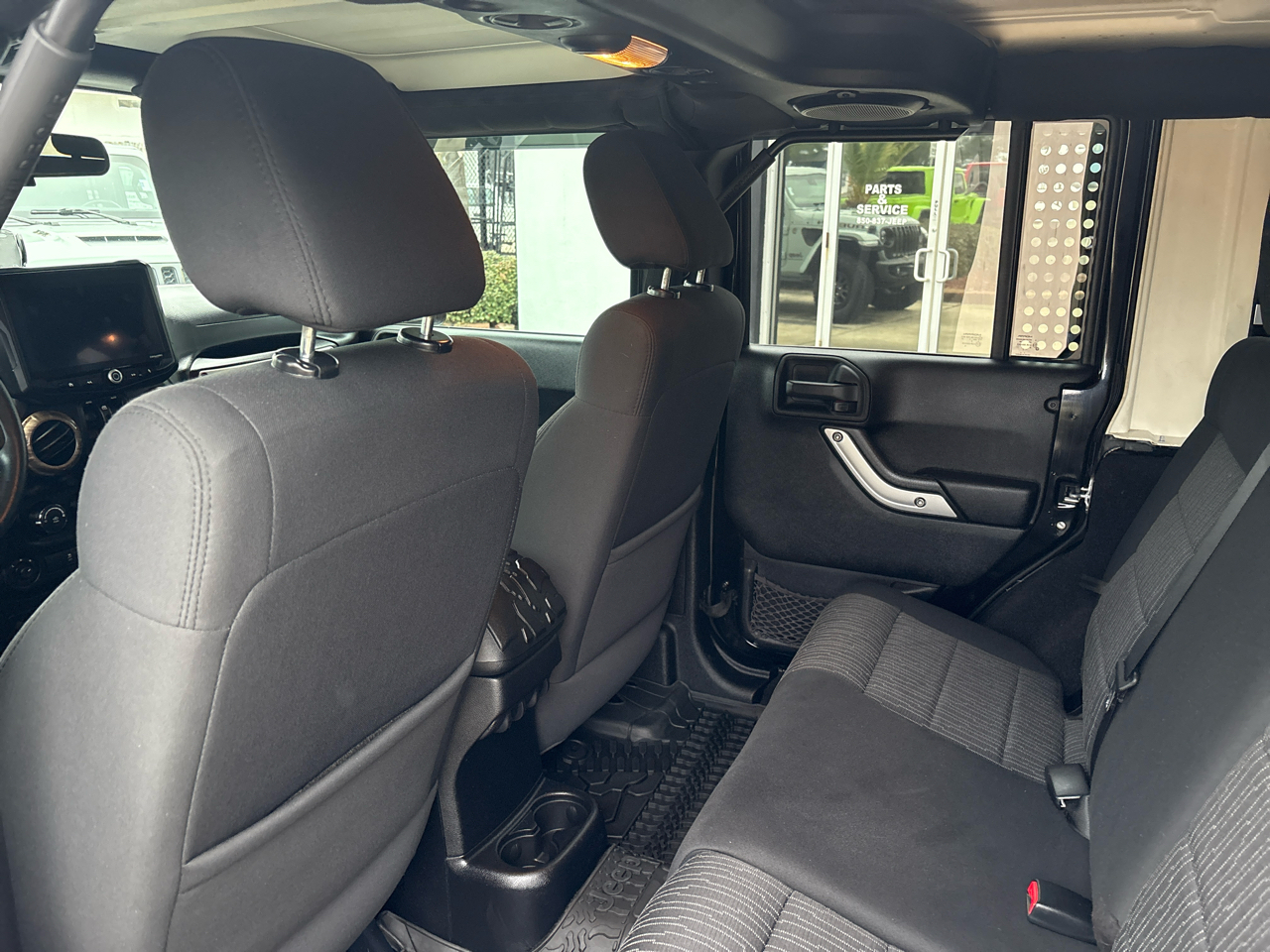 Jeep Wrangler Unlimited 4WD 4dr Rubicon 2012