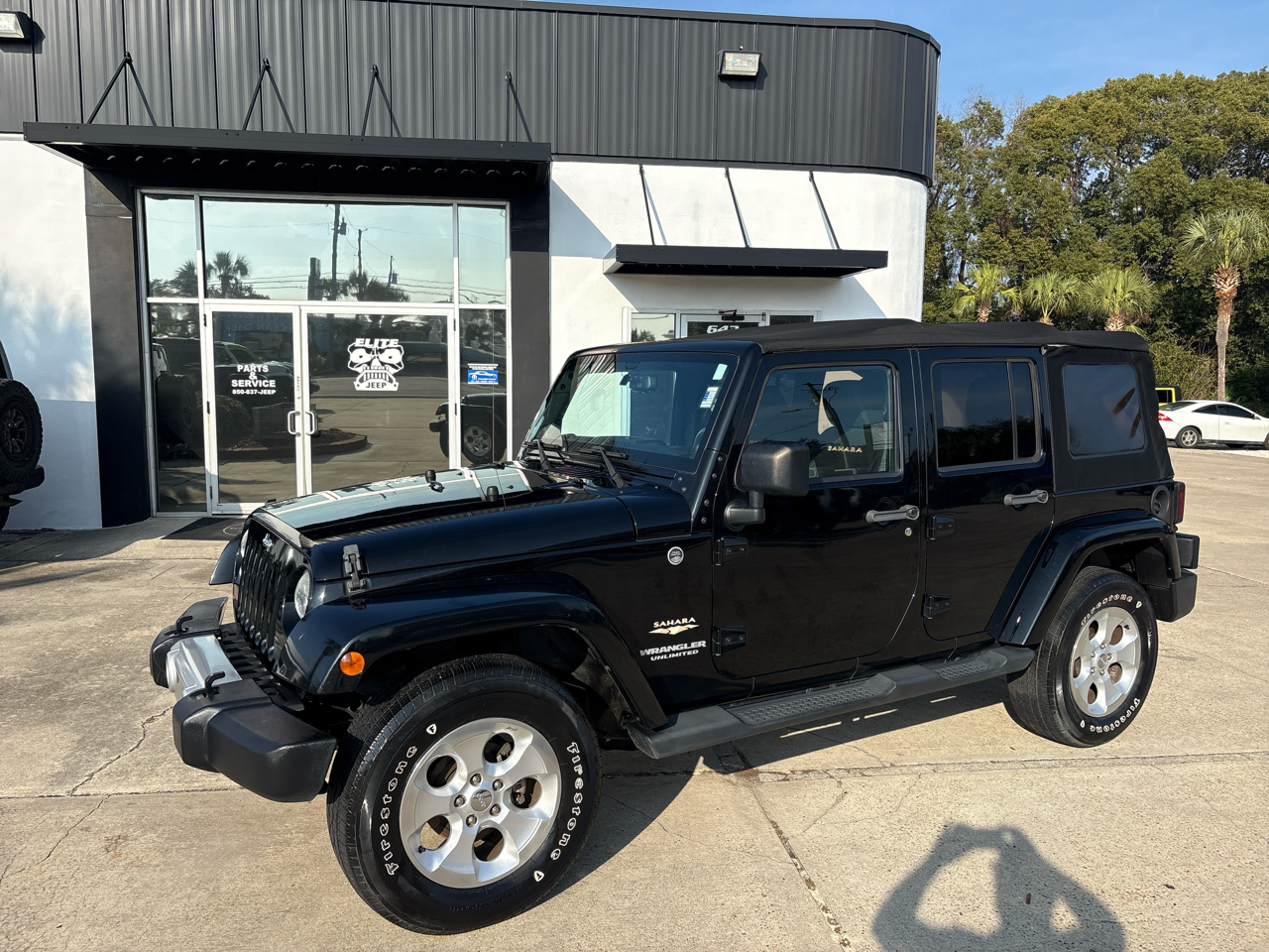 Jeep Wrangler Unlimited 4WD 4dr Sahara 2013