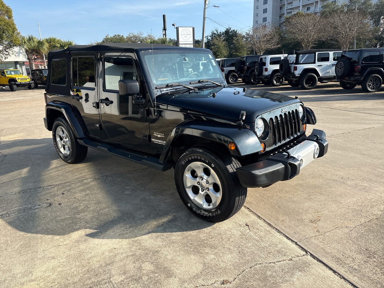 Jeep Wrangler Unlimited 4WD 4dr Sahara 2013